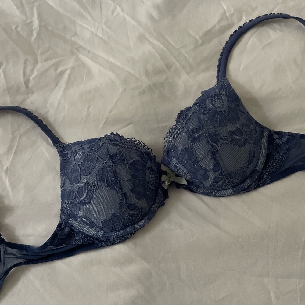 Victoria’s Secret Lace Underwire Bra in Blue